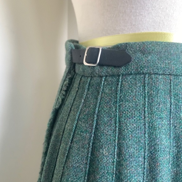 Green Pleated Wool Kilt - Picture 3 of 5